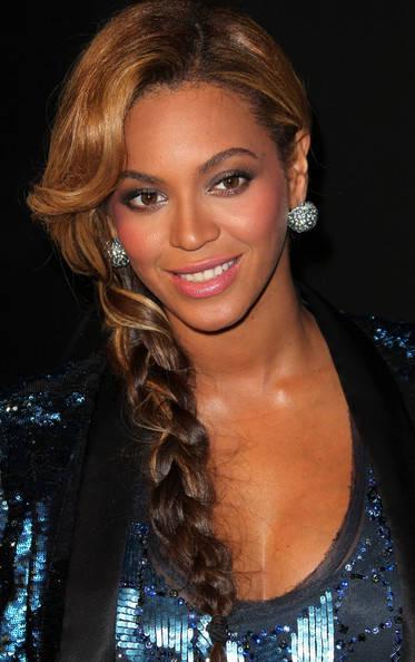 รูปภาพ:http://fashionbomb.thefashionbomb.netdna-cdn.com/wp-content/uploads/2011/10/Beyonce+Knowles+Long+Hairstyles+Long+Braided+YpsQqD32BWrl.jpg