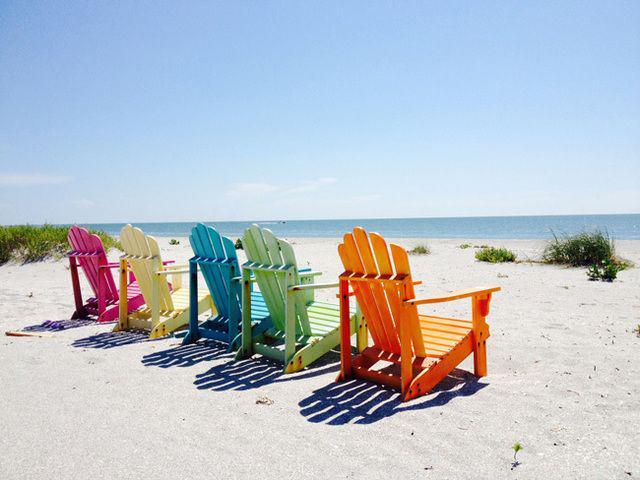 รูปภาพ:http://rumshop.wpengine.com/wp-content/uploads//2015/09/Beach-Chair-11.jpg