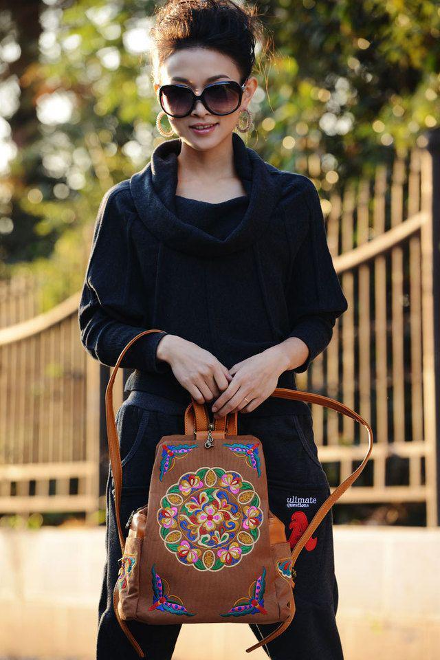 รูปภาพ:http://g01.a.alicdn.com/kf/HTB1anRnIpXXXXXxXpXXq6xXFXXXh/India-National-ethnic-embroidery-backpack-leather-Shoulder-strap-fabric-embroidered-denim-shoulder-bag-women-Boho.jpg