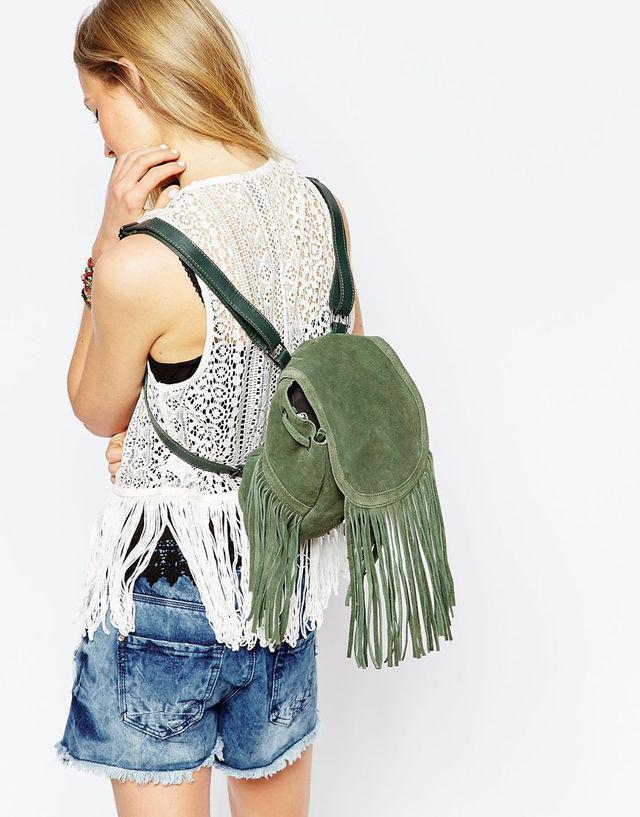 รูปภาพ:https://cdna.lystit.com/photos/7b40-2015/09/04/pieces-green-suede-fringed-mini-backpack-product-1-440624045-normal.jpeg