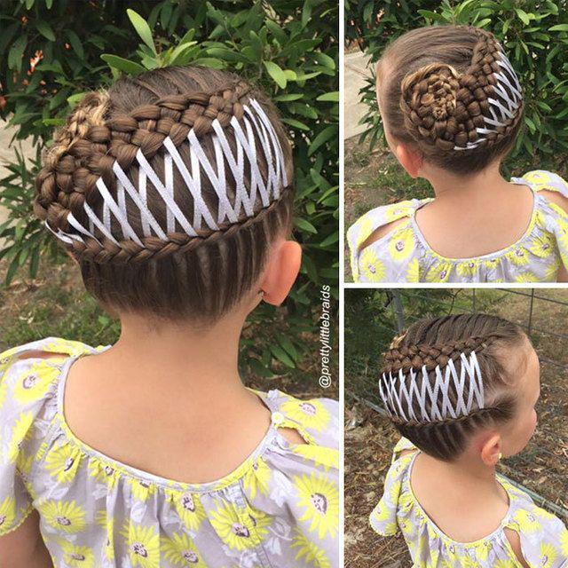 รูปภาพ:http://static.boredpanda.com/blog/wp-content/uploads/2016/03/mom-braids-unbelievably-intricate-hairstyles-every-morning-before-school-11__700.jpg