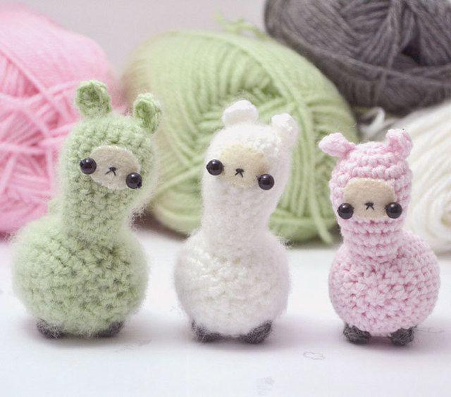 รูปภาพ:http://static.boredpanda.com/blog/wp-content/uploads/2016/08/miniature-crochet-animals-woolly-mogu-7.jpg