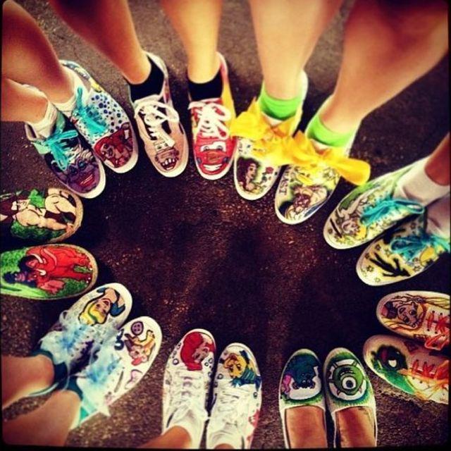 ภาพประกอบบทความ 40 แฟชั่นรองเท้า "Disney Shoes" สวยเริ่ด ใส่สบาย สไตล์วัยทีน !!