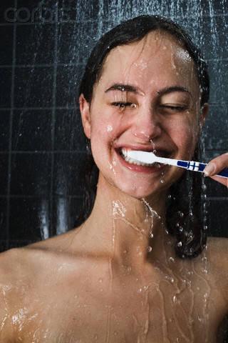 รูปภาพ:http://healthywildandfree.com/wp-content/uploads/2013/04/brush-teeth-in-shower-.jpg