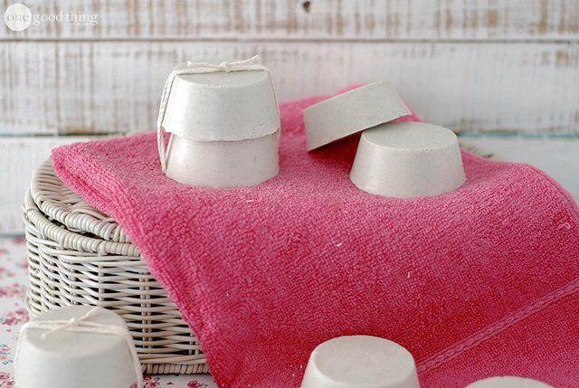 รูปภาพ:http://www.onegoodthingbyjillee.com/wp-content/uploads/2016/07/foaming-clay-soap-1.jpg