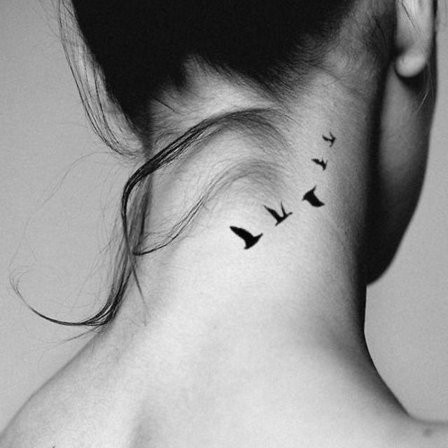 ภาพประกอบบทความ แฟชั่นรอยสัก "นกบิน Flying Birds Tattoo" รอยสักสุดฮิตของสาวที่รัก 'ชีวิตอิสระ' !! 