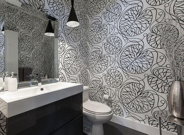 รูปภาพ:http://cdn.decoist.com/wp-content/uploads/2016/07/Black-and-white-Marimekko-patterned-wallpaper-for-the-contemporary-bathroom.jpg