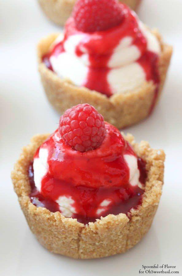 รูปภาพ:http://cdn1.ohsweetbasil.com/wp-content/uploads/2014/01/Mini-Cheesecakes-with-Raspberry-Sauce-for-Oh-Sweet-Basil.jpg