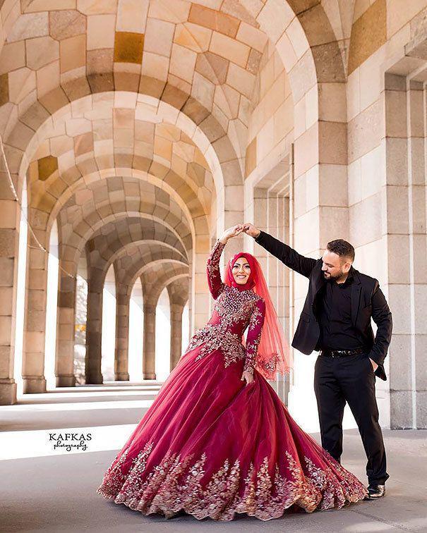 รูปภาพ:http://static.boredpanda.com/blog/wp-content/uploads/2016/09/hijab-bride-muslim-wedding-25-57d66f30bf575__605.jpg