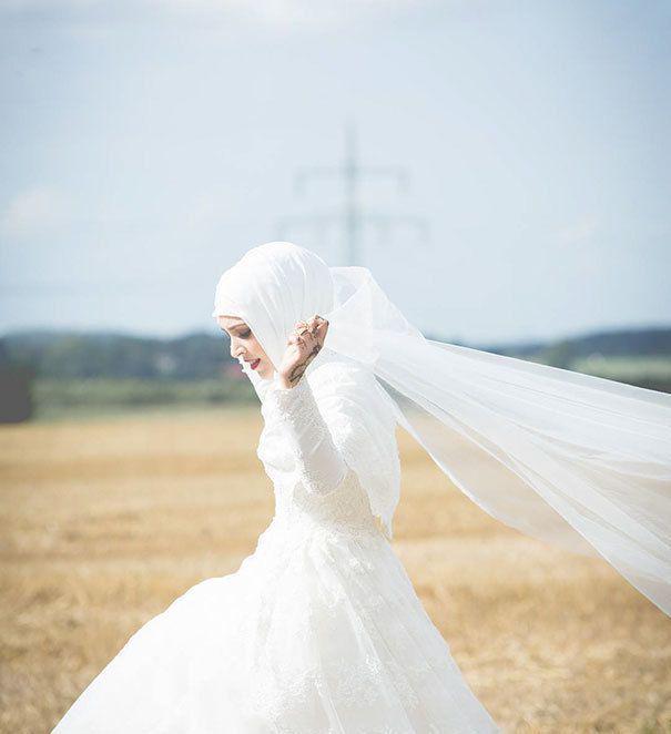 รูปภาพ:http://static.boredpanda.com/blog/wp-content/uploads/2016/09/hijab-bride-muslim-wedding-53-57d68ca78fb79__605.jpg