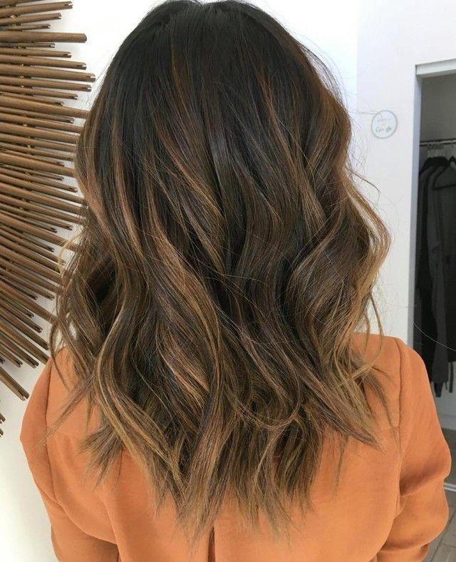 รูปภาพ:http://www.foliver.com/wp-content/uploads/2016/06/18-medium-dark-brown-hair-with-caramel-balayage-768x945.jpg