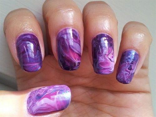 รูปภาพ:https://www.askideas.com/media/78/Purple-Water-Marble-Nail-Art.jpg