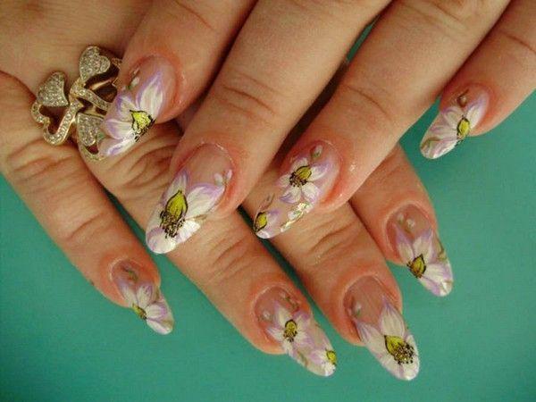 รูปภาพ:http://beautifieddesigns.com/wp-content/uploads/2015/12/acrylic-nails-design-for-wedding.jpg