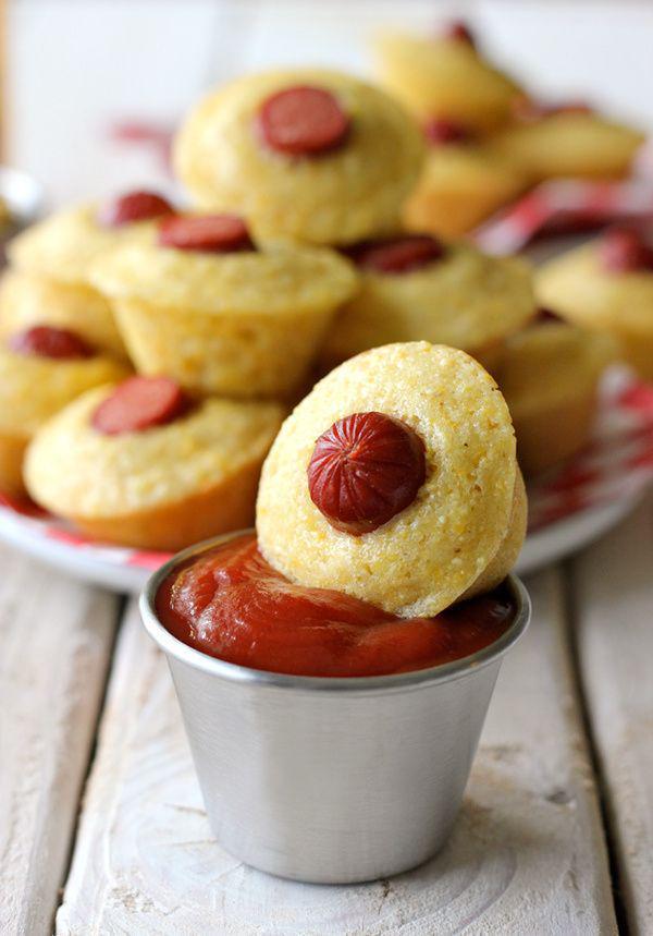 รูปภาพ:http://del.h-cdn.co/assets/cm/15/10/54f66b7ea51dd_-_corn-dog-mini-muffins-savory-simple-del1014-s2.jpg