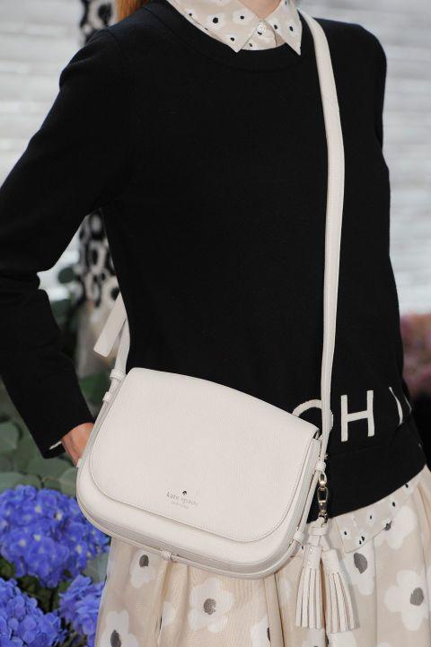 รูปภาพ:http://ell.h-cdn.co/assets/15/37/480x721/kate-spade-clpi-rs16-0264_1.jpg