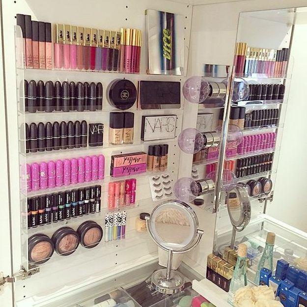 รูปภาพ:http://makeuptutorials.com/wp-content/uploads/2016/07/Makeup-Storage-02-4.jpg