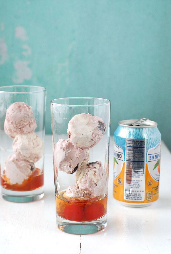 รูปภาพ:http://boulderlocavore.com/wp-content/uploads/2015/01/Bourbon-Orange-Soda-Cherry-Vanilla-Ice-Cream-Float-Ice-Cream-Balls-BoulderLocavore.com-429.jpg