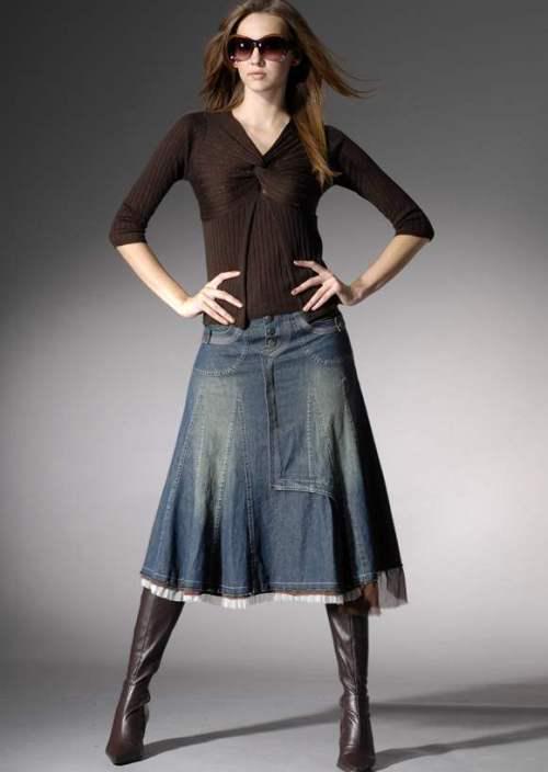 รูปภาพ:http://woylaa.com/wp-content/uploads/2014/09/Knee-length-denim-skirt-combined-with-boots.jpg