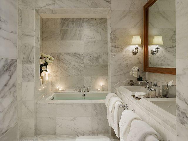 รูปภาพ:http://cdn.freshome.com/wp-content/uploads/2014/07/30-Marble-Bathroom-Design-Ideas-2.jpg