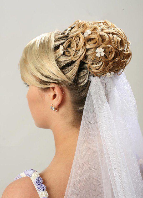 รูปภาพ:http://www.cuded.com/wp-content/uploads/2014/03/5-intricate-wedding-hairstyle.jpg
