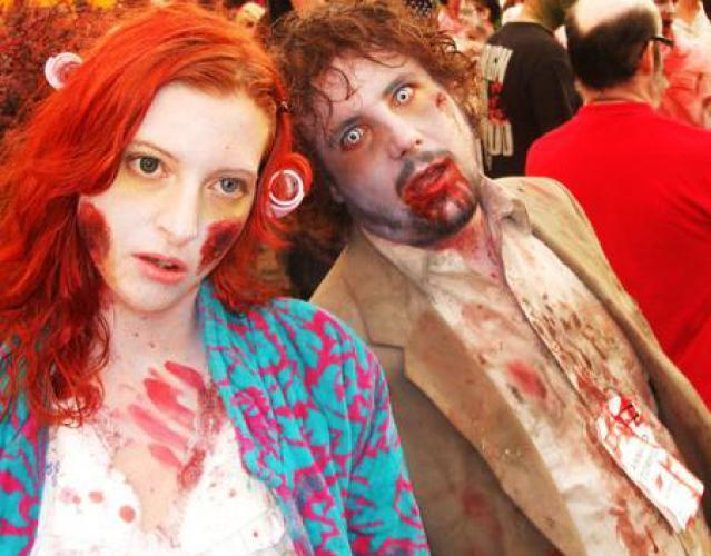 รูปภาพ:http://f.tqn.com/y/diyfashion/1/S/P/e/-/-/zombie_couple_costume.JPG