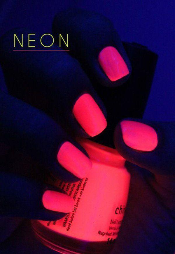 รูปภาพ:http://www.cuded.com/wp-content/uploads/2015/06/glow-nails-15.jpg