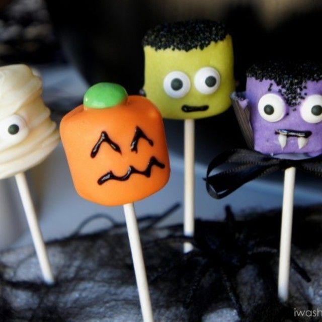 ภาพประกอบบทความ ไอเดียขนมอร่อยสำหรับปาร์ตี้ฮาโลวีน Halloween Marshmallows pop 