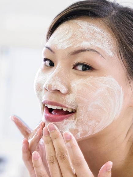 รูปภาพ:http://images.more.mdpcdn.com/sites/more.com/files/styles/slide/public/Treat-existing-acne.jpg