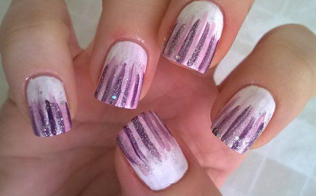 รูปภาพ:http://purplenaildesigns.xyz/wp-content/uploads/2016/05/purple-and-white-nail-polish-designs.jpg