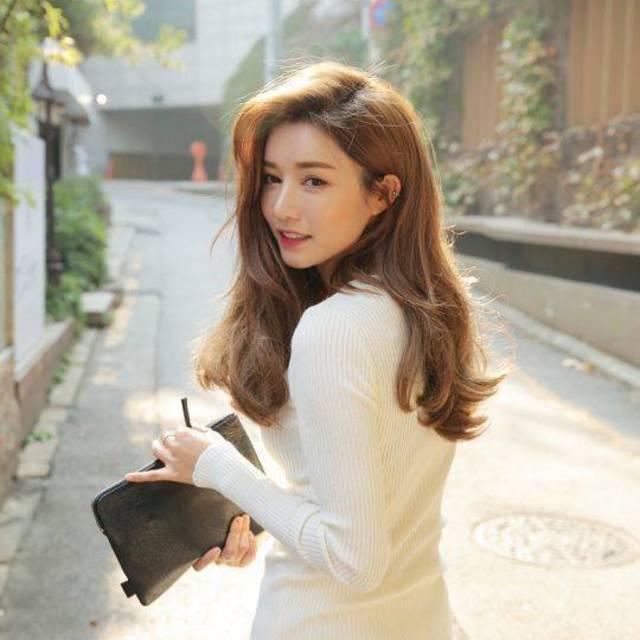 ภาพประกอบบทความ ส่องสีผมสุดเจิด "Honey brown hair" ให้สวยหวานปานน้ำผึ้ง 