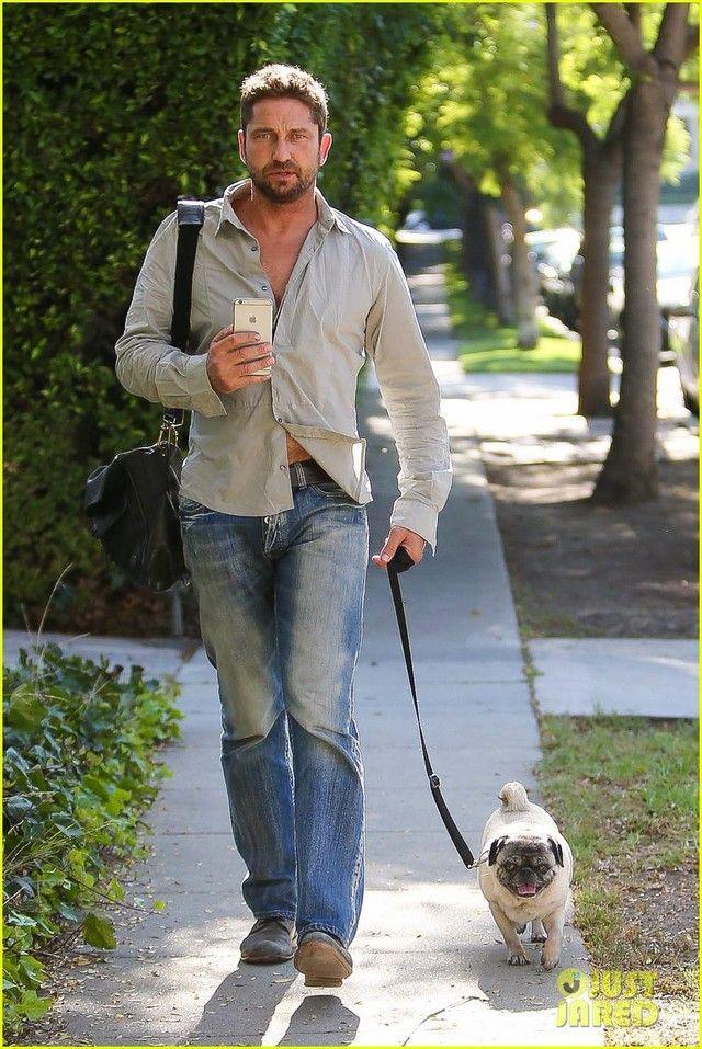รูปภาพ:http://cdn04.cdn.justjared.com/wp-content/uploads/2015/07/butler-takeshis/gerard-butler-takes-his-cute-dog-lolita-for-a-walk-01.jpg