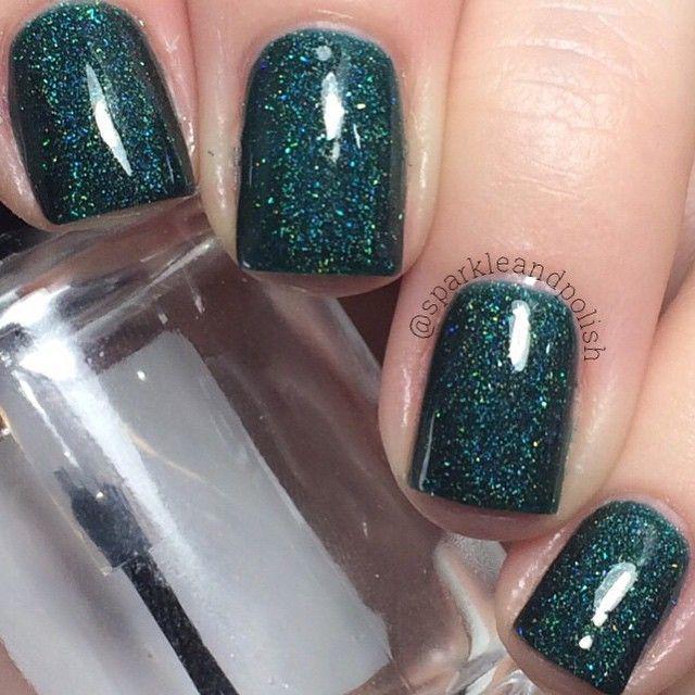 รูปภาพ:http://nailartstyle.com/wp-content/uploads/2016/07/41-sparkly-green-nails.jpg