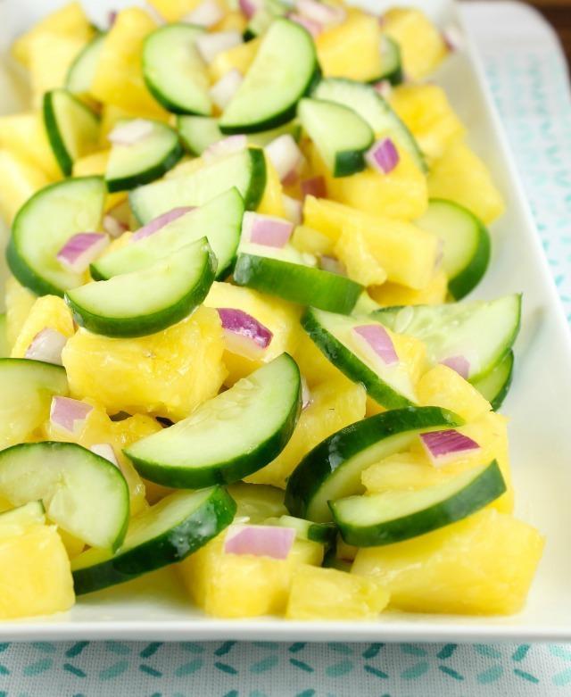 รูปภาพ:http://cf.missinthekitchen.com/wp-content/uploads/2016/04/Pineapple-Cucumber-Salad-Recipe-from-MissintheKitchen.jpg