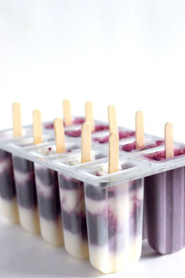 รูปภาพ:http://www.lynzyandco.com/wp-content/uploads/2016/04/blueberry-yogurt-popsicle-5-700x1050.jpg
