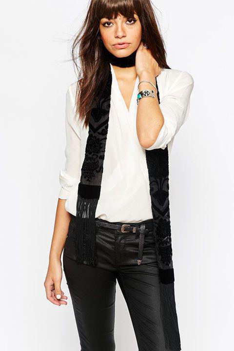 รูปภาพ:http://stylishmods.com/wp-content/uploads/2015/12/chain-style-Beautiful-scarf-for-women-in-winter-5.jpg