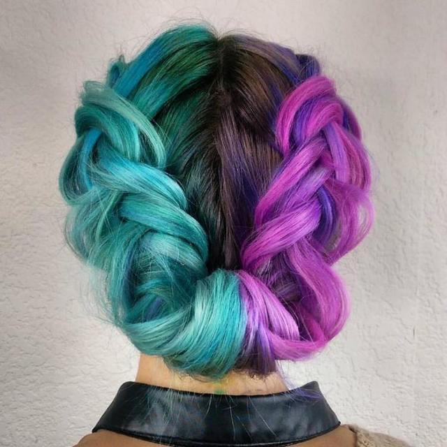 รูปภาพ:http://i1.wp.com/therighthairstyles.com/wp-content/uploads/2016/11/4-half-teal-half-purple-hair.jpg?zoom=1.5&resize=500%2C500
