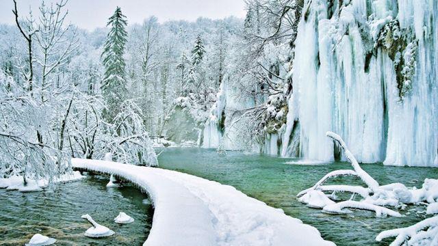รูปภาพ:http://adriariva.com/en/wp-content/uploads/plitvice-lakes-winter.jpg