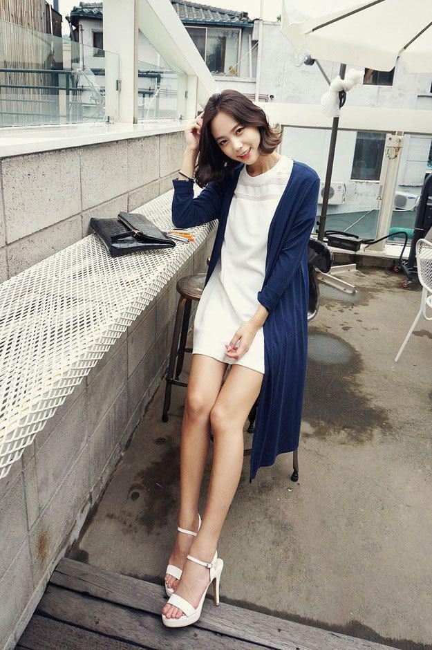 รูปภาพ:http://www.koreanfashionstore.com/korean-fashion/20150712/korean-cardigan/See-Thru-Long-Cardigan-05.jpg