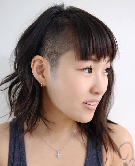 รูปภาพ:http://hairstylehub.com/wp-content/uploads/2016/09/texturized-bangs-with-side-shave.jpg