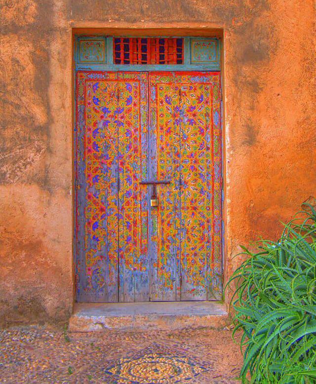 รูปภาพ:http://theawesomedaily.com/wp-content/uploads/2016/10/beautiful-doors-24-1.jpg