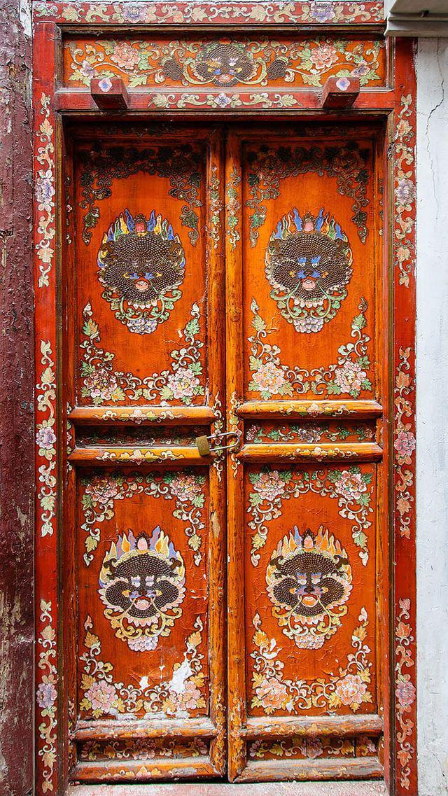 รูปภาพ:http://theawesomedaily.com/wp-content/uploads/2016/10/beautiful-doors-10-1.jpg