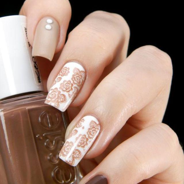 ตัวอย่าง ภาพหน้าปก:30 แฟชั่นเพ้นท์เล็บสวยคลาสสิค 'Neutral Nails'