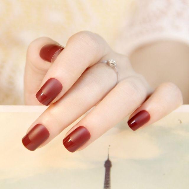 รูปภาพ:https://ae01.alicdn.com/kf/HTB1B1yqJpXXXXcWXXXXq6xXFXXXB/High-quality-font-b-Matte-b-font-wine-red-color-false-font-b-nails-b-font.jpg