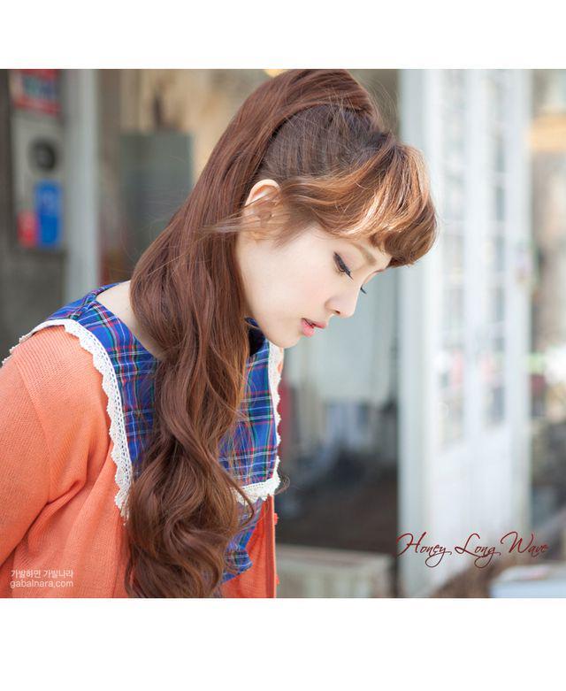 รูปภาพ:http://file.gabalnara2005.cafe24.com/_data/content/wig/woman/ponytail/pony_honeylongwave/honey_long_wave_03_01.jpg