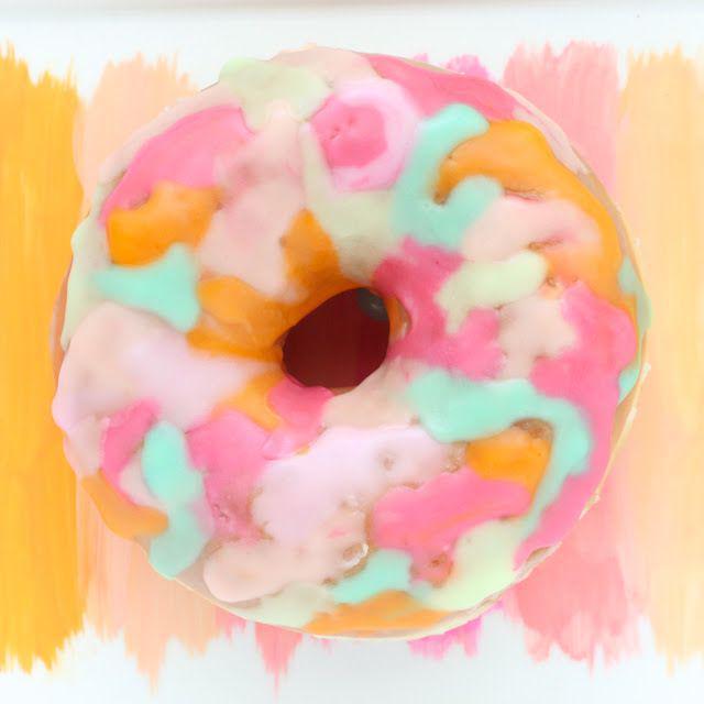 ภาพประกอบบทความ Abstract Art Donuts ชวนทำโดนัทลายแอ็บสแตรคสุดสวย สะดุดตาไม่ซ้ำใคร