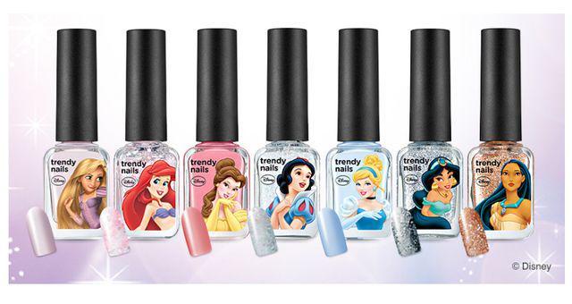 รูปภาพ:http://wholekorea4.cafe24.com/cosmetic/the-face-shop/52-trendy-nails-disney-princess-edition.jpg