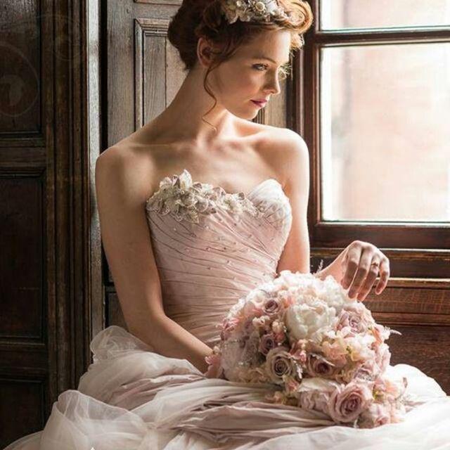 ภาพประกอบบทความ ลุคเจ้าหญิงกับชุดแต่งงาน "Pale pink wedding dress" สีชมพูอ่อนลุคหวาน สะกดทุกสายตา 