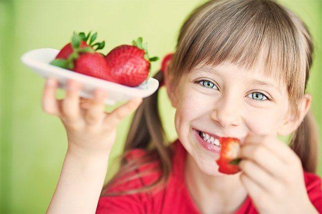 รูปภาพ:http://www.fashionlady.in/wp-content/uploads/2016/12/how-healthy-are-strawberries.jpg