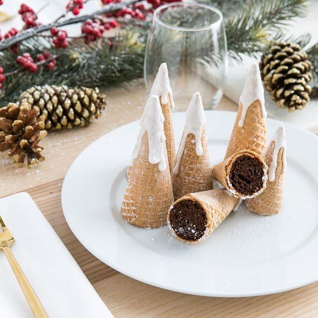 ตัวอย่าง ภาพหน้าปก:Snow-Capped Mountain Cupcakes ขนมคัพเค้กแสนเก๋ไก๋ เหมาะสำหรับวันคริสมาสต์สุดๆ 