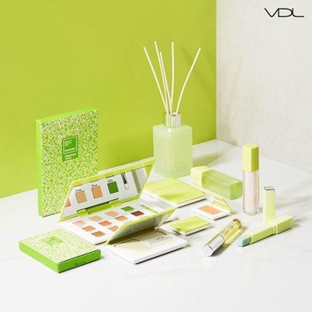 ตัวอย่าง ภาพหน้าปก:มาแรงปี 2017! 'VDL + Pantone' เครื่องสำอางสี Greenery จากเกาหลี!